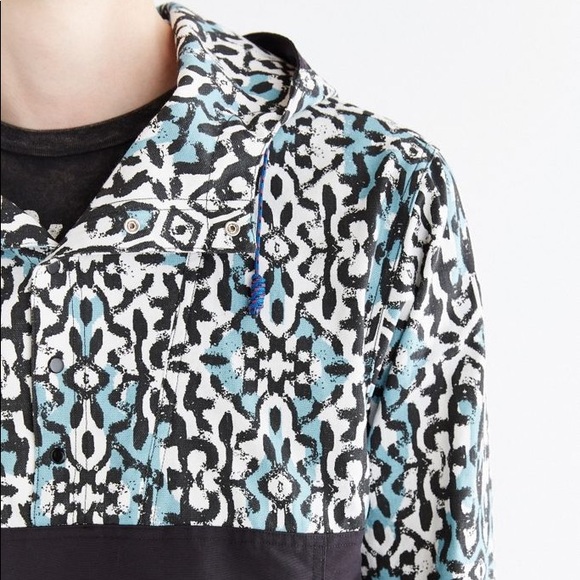 Monitaly Men’s 💧RARE💧pullover - Picture 3 of 5